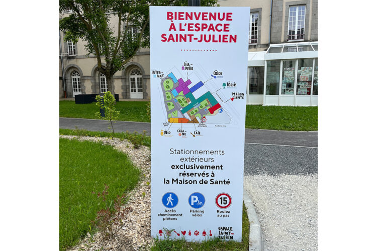 Panneau d'affichage extérieur d'orientation - Résidence sénior Saint-Julien (Laval)